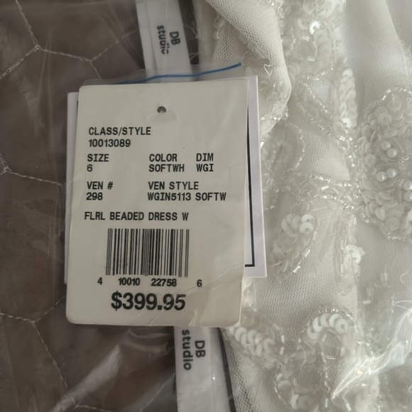 David’s Bridal 2024 new with tags wedding dress - Picture 3 of 4